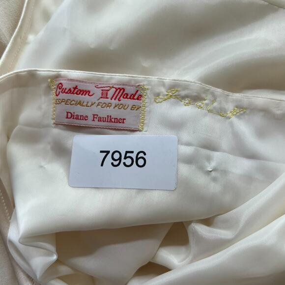 Custom Made Wedding Dress by Diane Faulkner Back Sleeveless Double Lined 32" - Picture 5 of 8